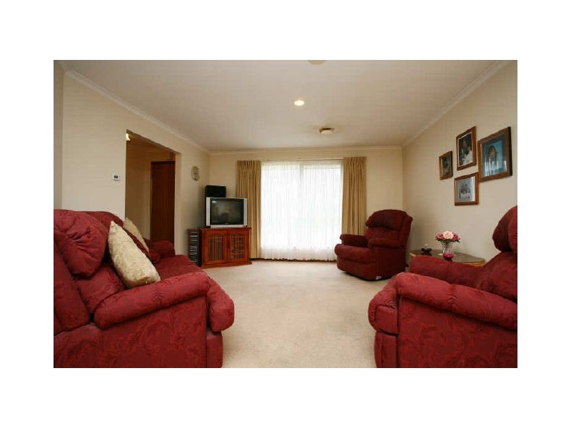 4 Iris Court, Cranbourne North VIC 3977