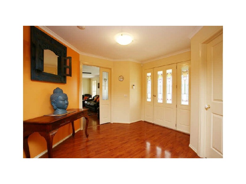 20 Gatehouse Parade, Cranbourne VIC 3977