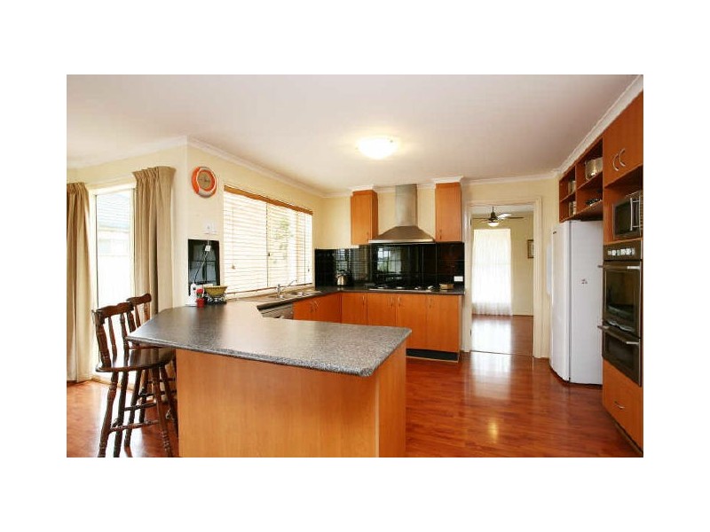 20 Gatehouse Parade, Cranbourne VIC 3977