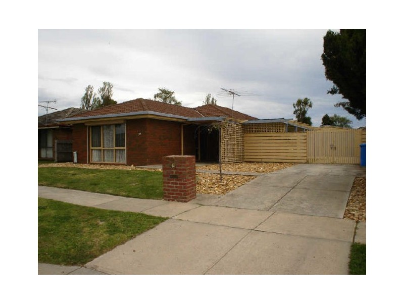 30 Gipps Crescent, Cranbourne North VIC 3977