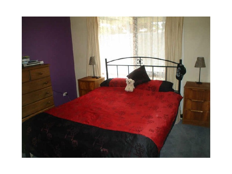 30 Gipps Crescent, Cranbourne North VIC 3977