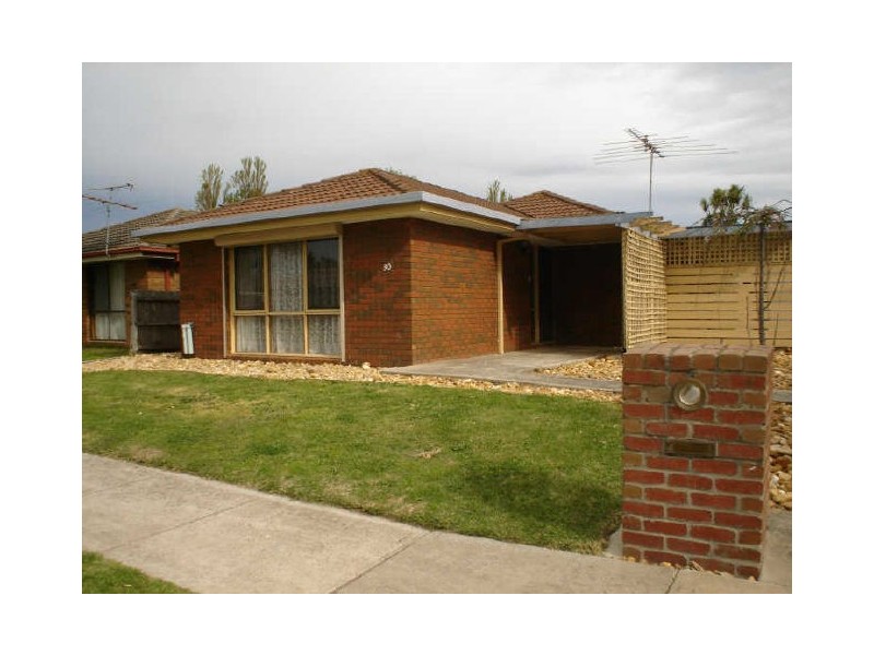 30 Gipps Crescent, Cranbourne North VIC 3977