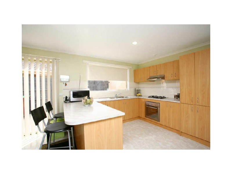 15a Staunton Walk, Cranbourne East VIC 3977
