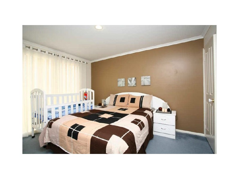 15a Staunton Walk, Cranbourne East VIC 3977