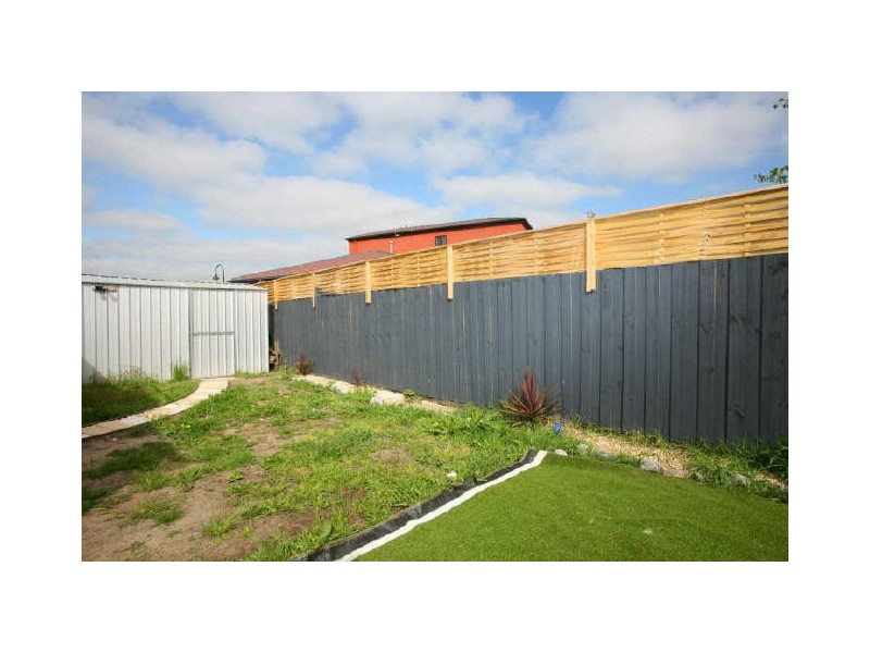 15a Staunton Walk, Cranbourne East VIC 3977