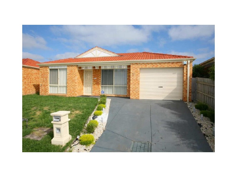 15a Staunton Walk, Cranbourne East VIC 3977