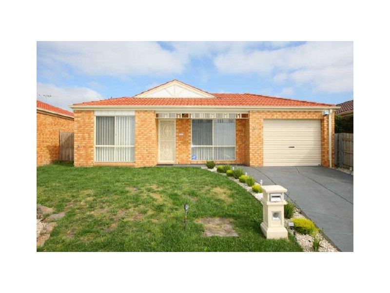15a Staunton Walk, Cranbourne East VIC 3977