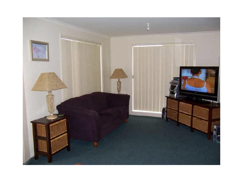 63 Scarborough Avenue, Cranbourne VIC 3977