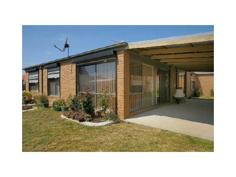 42 Central Parkway, Cranbourne VIC 3977