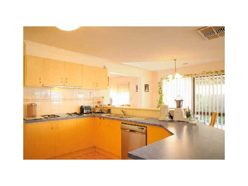 42 Central Parkway, Cranbourne VIC 3977