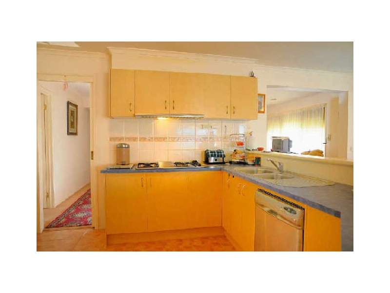 42 Central Parkway, Cranbourne VIC 3977