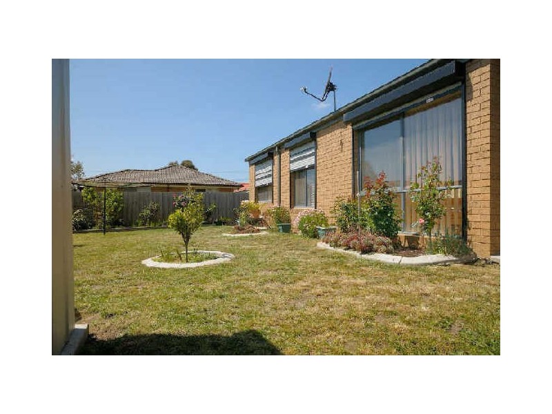 42 Central Parkway, Cranbourne VIC 3977