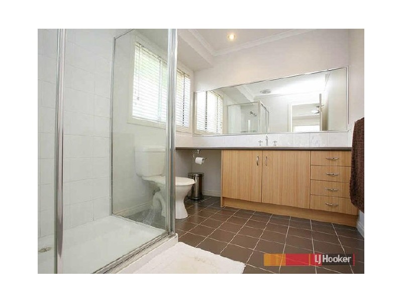 8 Gracehill Mews, Cranbourne VIC 3977