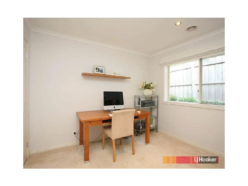 8 Gracehill Mews, Cranbourne VIC 3977