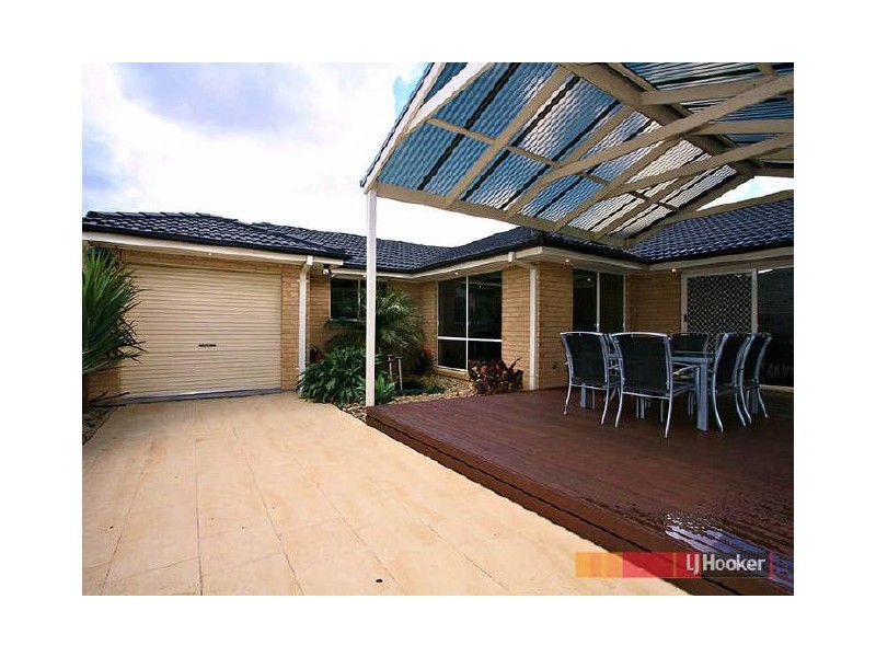 8 Gracehill Mews, Cranbourne VIC 3977