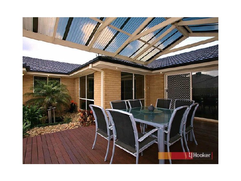 8 Gracehill Mews, Cranbourne VIC 3977