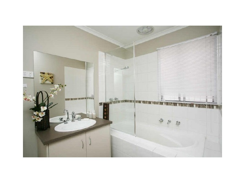 38 Greenaway Terrace, Cranbourne VIC 3977