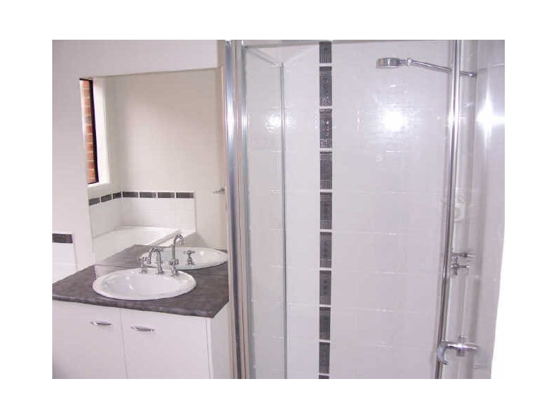 17 Greenaway Terrace, Cranbourne VIC 3977