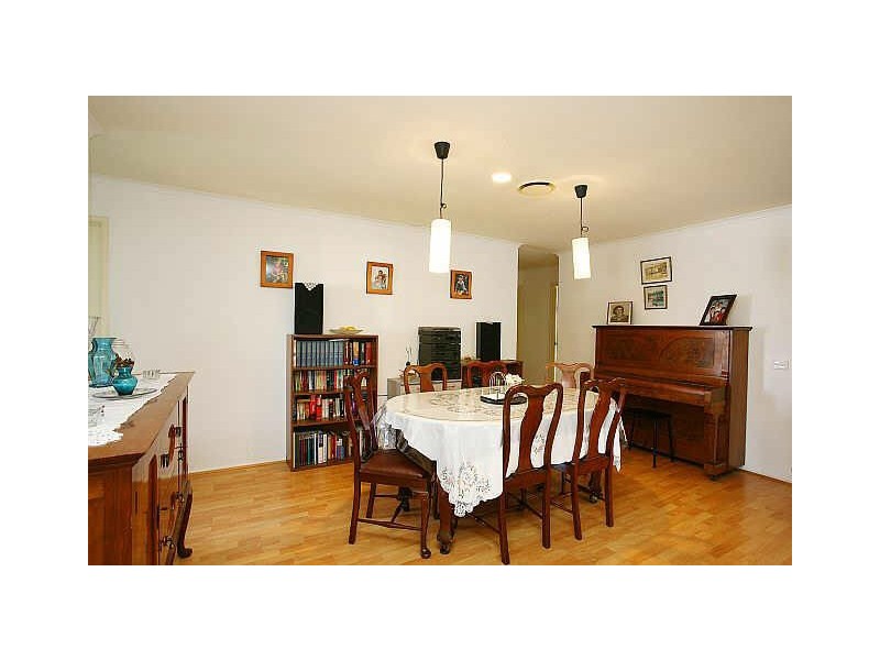 54 Broome Crescent, Cranbourne North VIC 3977