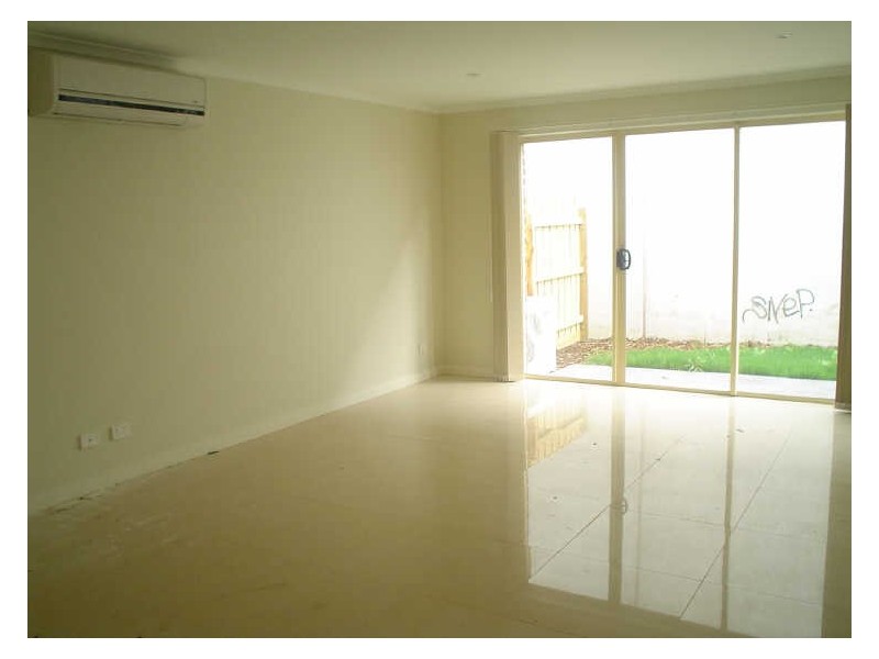 3/5 Gordon Street, Cranbourne VIC 3977