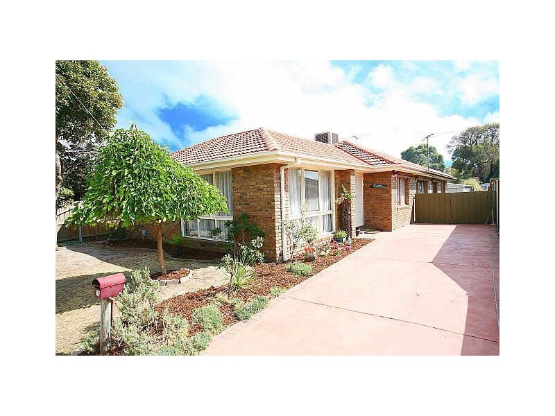 17 Ruffy Drive, Cranbourne VIC 3977