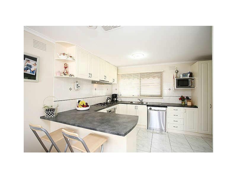 17 Ruffy Drive, Cranbourne VIC 3977