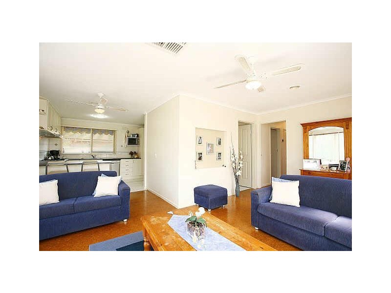17 Ruffy Drive, Cranbourne VIC 3977