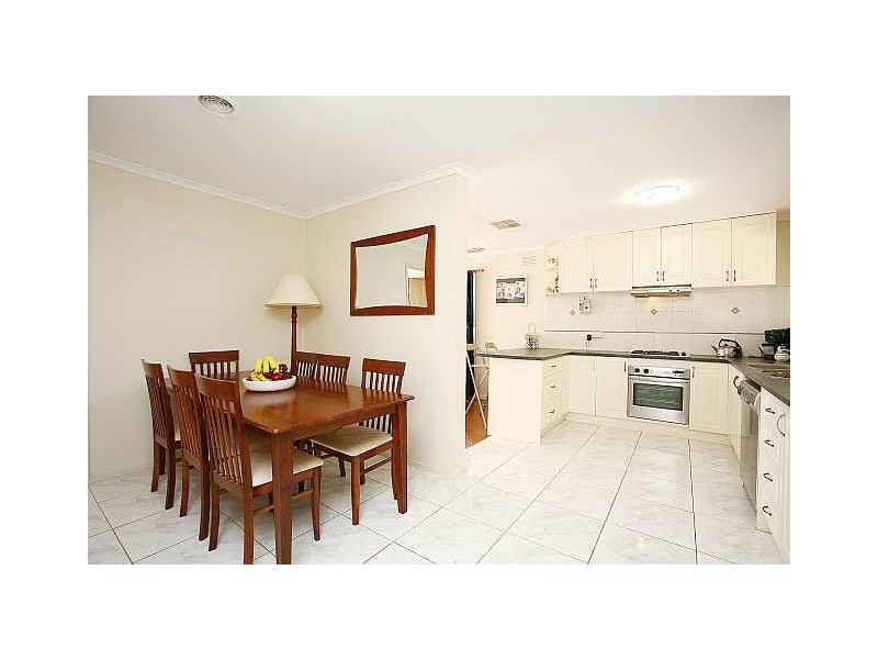 17 Ruffy Drive, Cranbourne VIC 3977