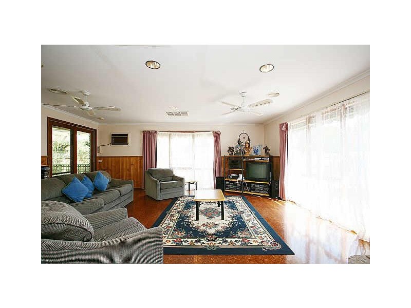 17 Ruffy Drive, Cranbourne VIC 3977