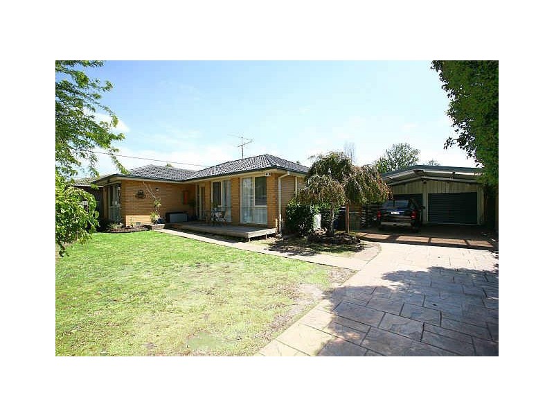 13 Ainsleigh Court, Cranbourne VIC 3977