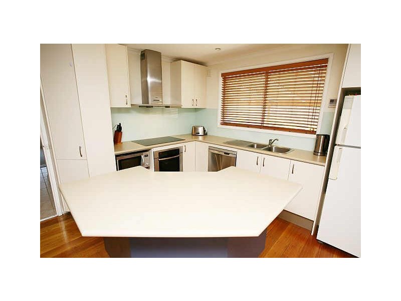 13 Ainsleigh Court, Cranbourne VIC 3977