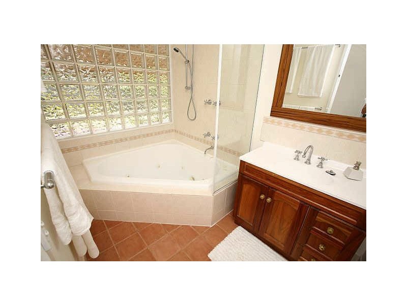 13 Ainsleigh Court, Cranbourne VIC 3977