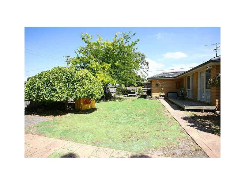 13 Ainsleigh Court, Cranbourne VIC 3977