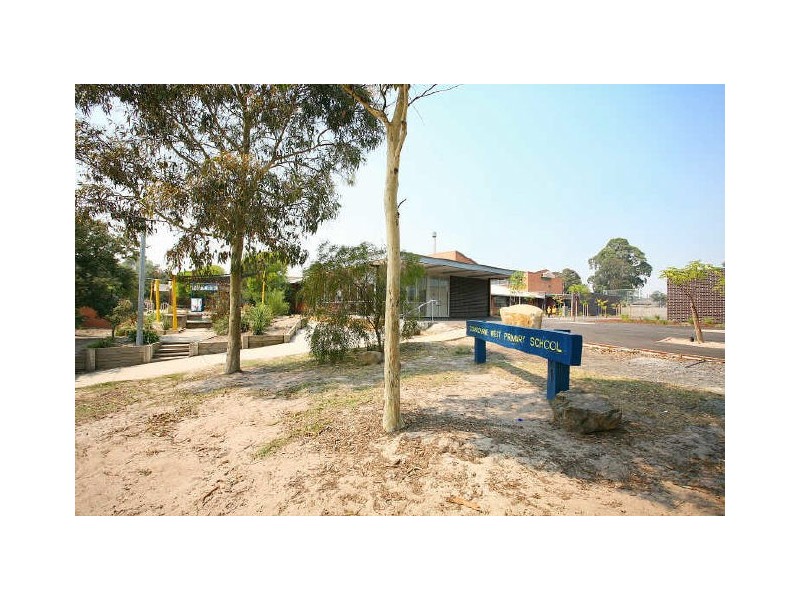 74 Scarborough Avenue, Cranbourne VIC 3977