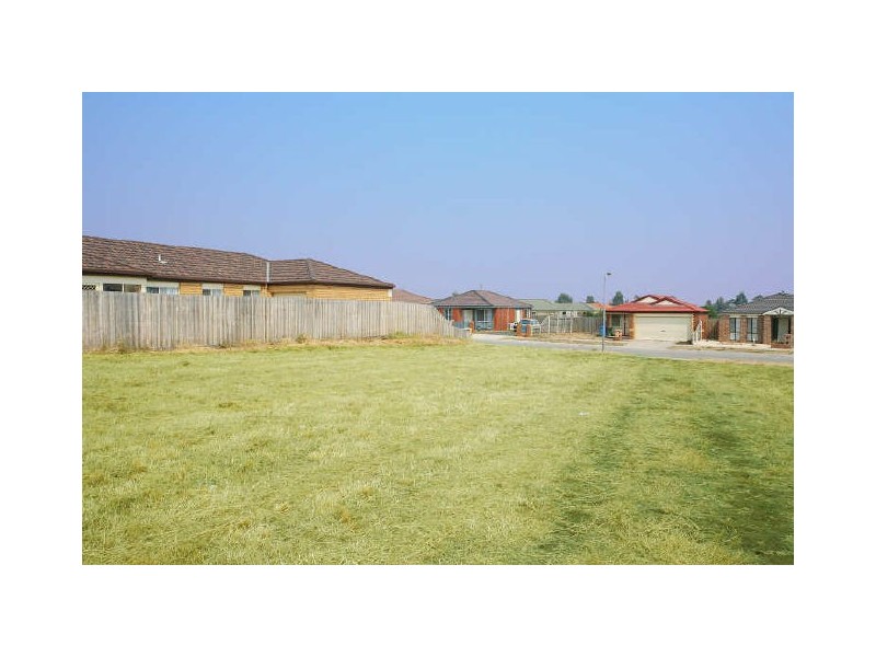 74 Scarborough Avenue, Cranbourne VIC 3977