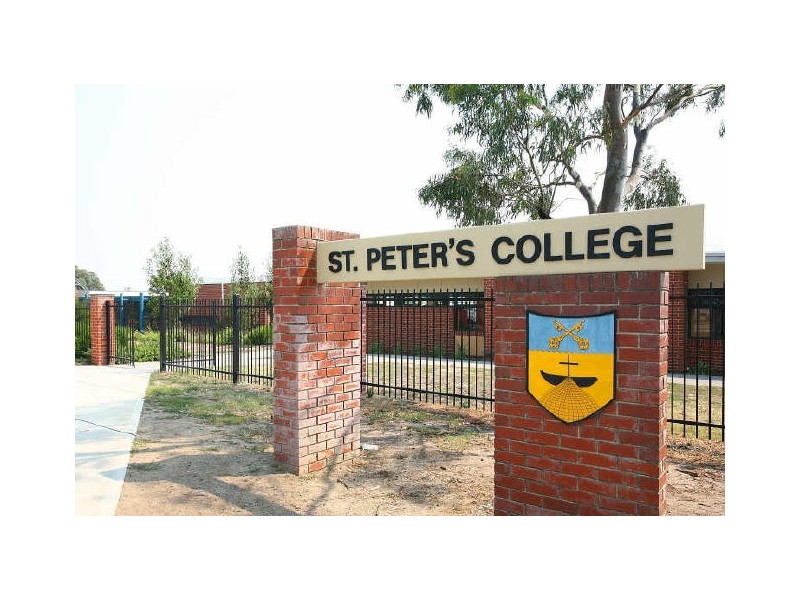 74 Scarborough Avenue, Cranbourne VIC 3977