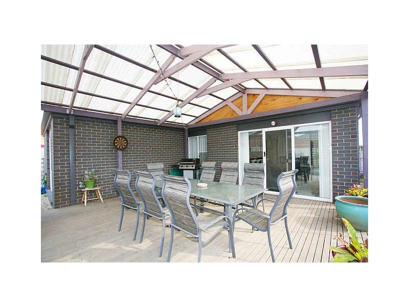 29 Gatehouse Parade, Cranbourne VIC 3977