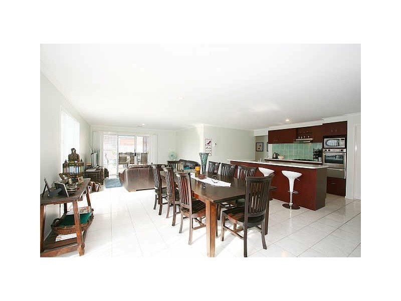 29 Gatehouse Parade, Cranbourne VIC 3977