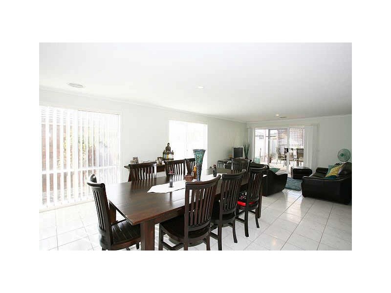 29 Gatehouse Parade, Cranbourne VIC 3977