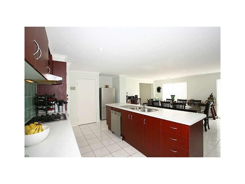 29 Gatehouse Parade, Cranbourne VIC 3977