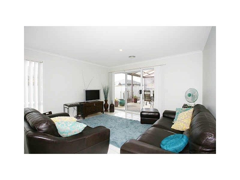 29 Gatehouse Parade, Cranbourne VIC 3977