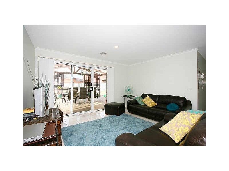 29 Gatehouse Parade, Cranbourne VIC 3977