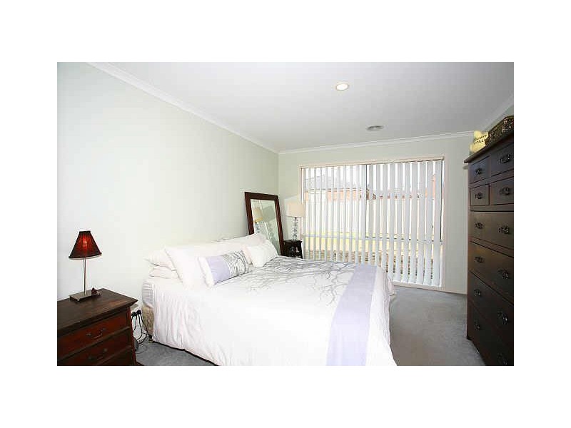 29 Gatehouse Parade, Cranbourne VIC 3977