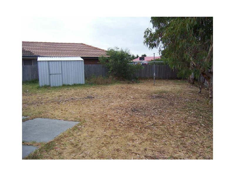 5 Adam Court, Cranbourne VIC 3977