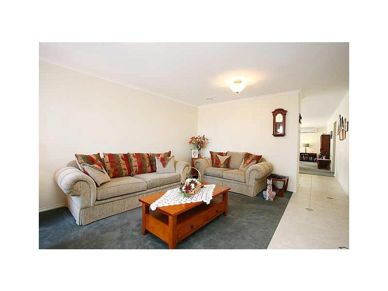 32 Brookland Greens Boulevard, Cranbourne VIC 3977