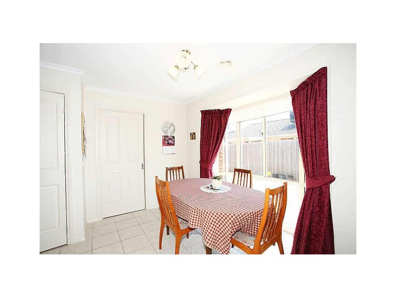 32 Brookland Greens Boulevard, Cranbourne VIC 3977