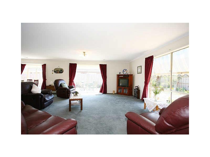 32 Brookland Greens Boulevard, Cranbourne VIC 3977