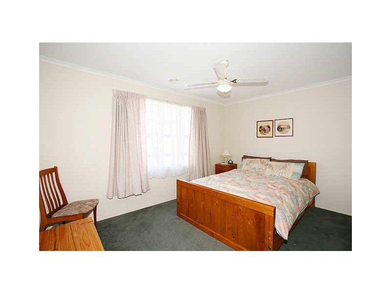 32 Brookland Greens Boulevard, Cranbourne VIC 3977