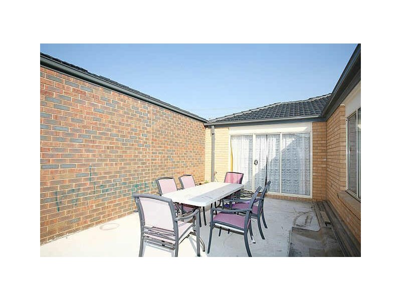 70 Majestic Boulevard, Cranbourne VIC 3977