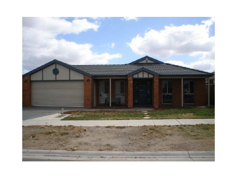 27 Honey Myrtle Way, Cranbourne VIC 3977
